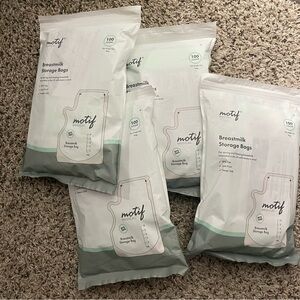 Motif Breastmilk Storage Bags Set